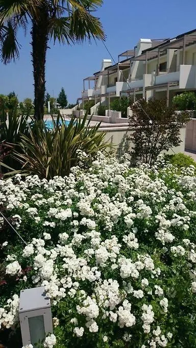 Apartment Residence Jesolo Lido Centro Con Piscina