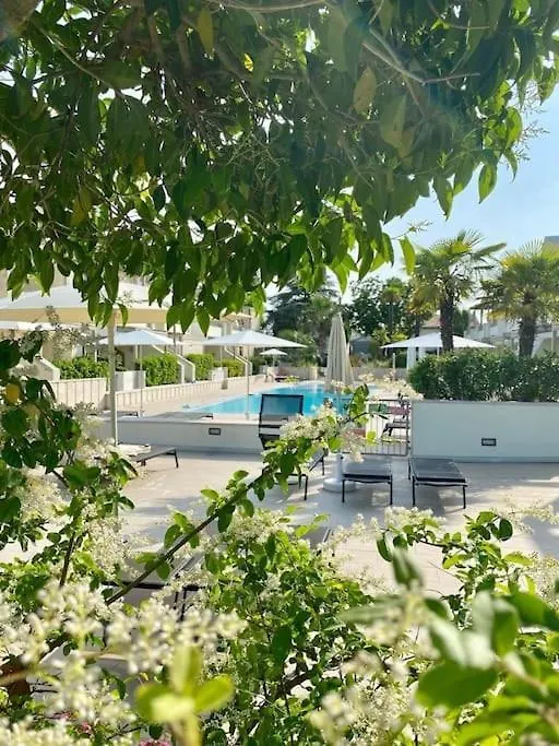 Residence Jesolo Lido Centro Con Piscina 0*, Lido di Jesolo